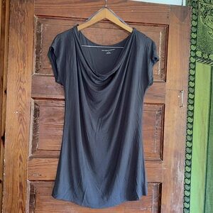 New York and co scoop neck cap sleeve t shirt